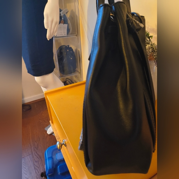 Black Urban Expressions Large Shoulder Bag|NWT| Faux Leather| Fast Shipping - Picture 3 of 5